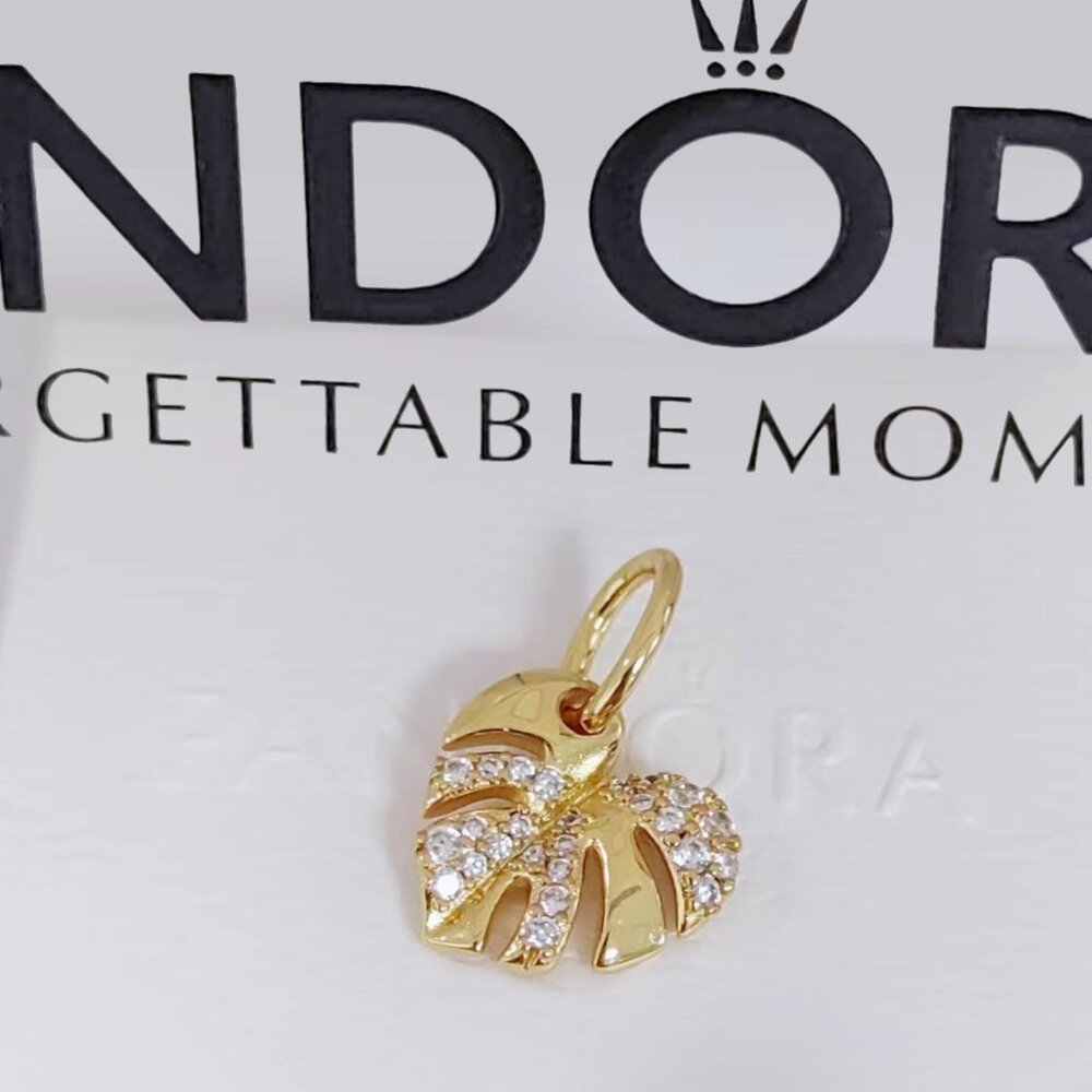 Pandora Sparkling Monstera Leaf Dangle Charm Gold Plated with box